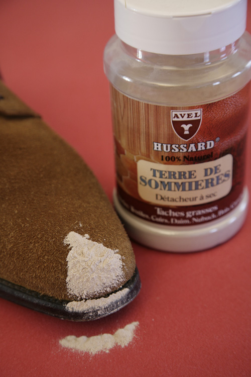 How to clean oil from suede shoes 