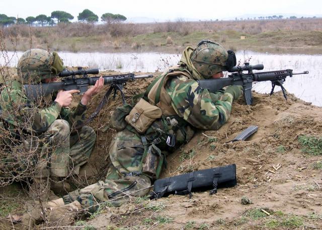 Image: marines-with-sniper-rifle-2-316d8d.jpg